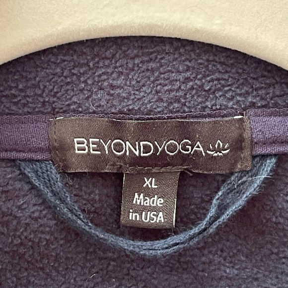 “Feeling Chill” Beyond Yoga zip-up Jacket - Picture 9 of 9